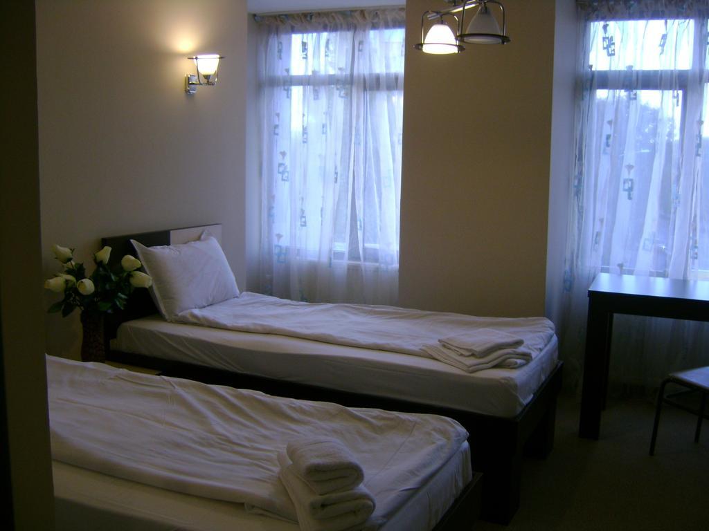 Hotel Babilon Boekarest Buitenkant foto