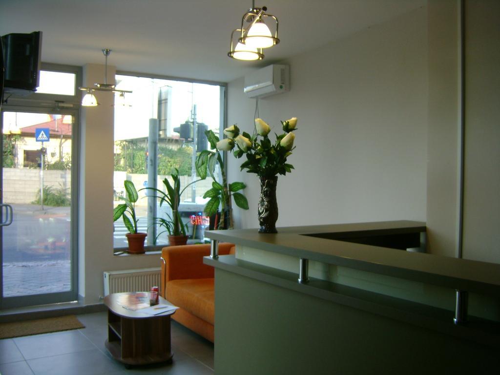 Hotel Babilon Boekarest Buitenkant foto